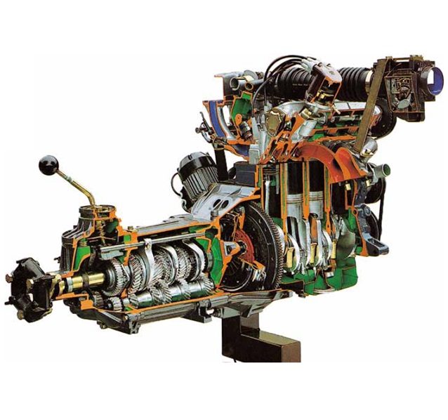 matériel pédagogique : Modèle en coupe d'un moteur essence fiat 4 cylindres a injection électronique L-Jetronic