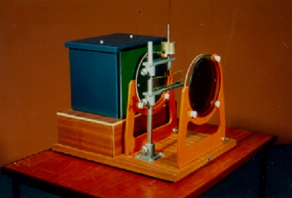 matériel pédagogique : Polariscope pédagogique vertical